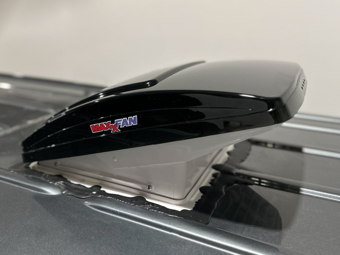 Fans: MaxxAir - MaxxFan Deluxe - Smoke Lid