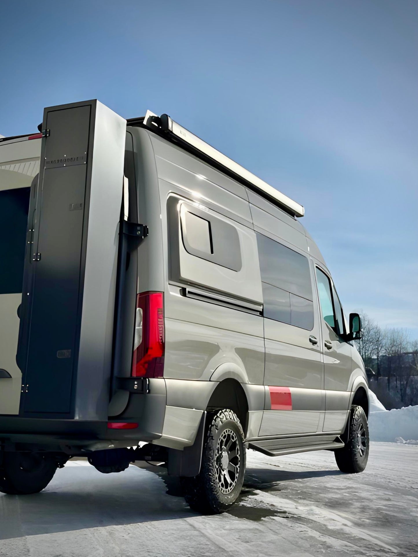WINDOWS: AM Auto Universal Slider Window 40" x 15"