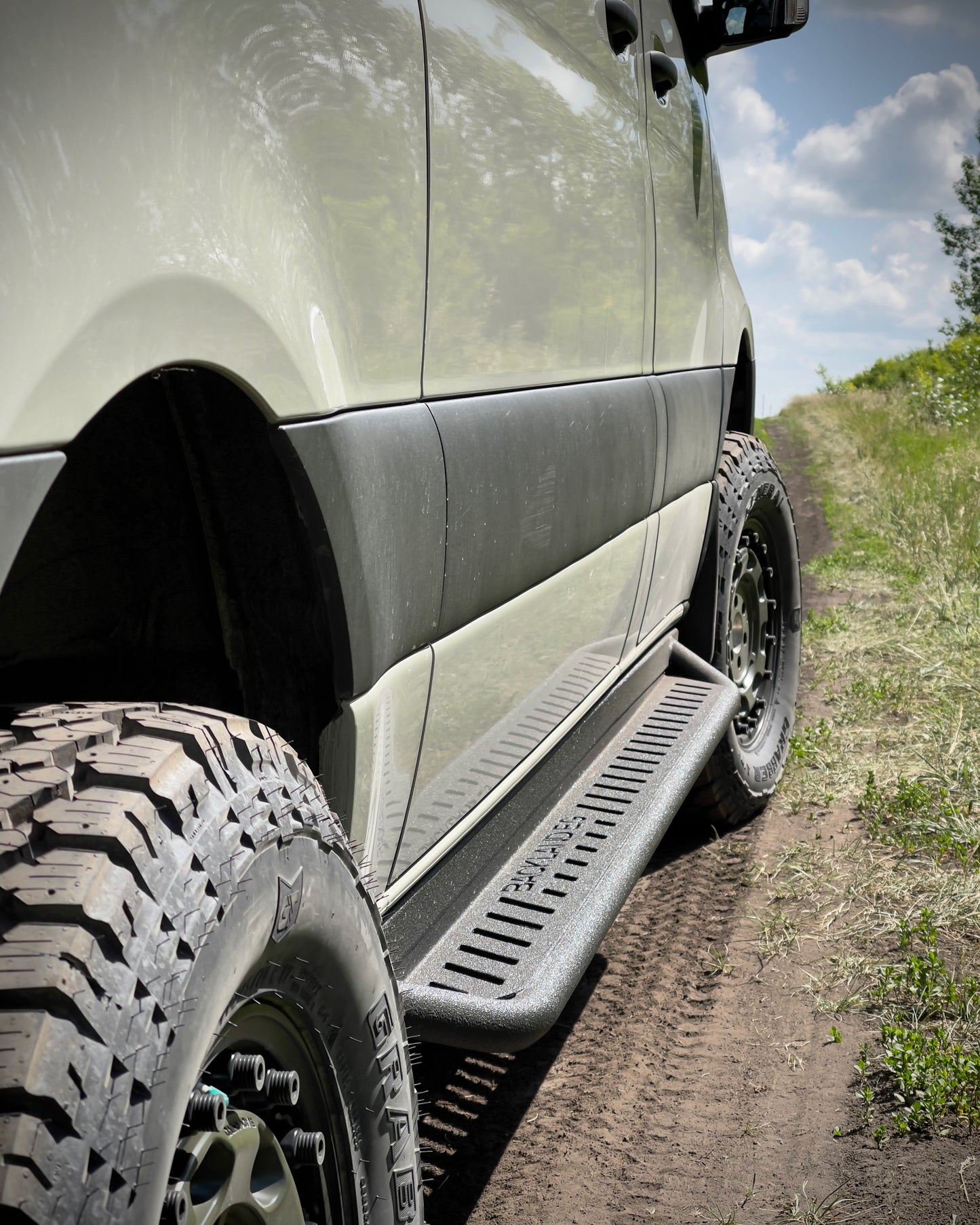 APEX - Drop Down Side Steps - 170 - Aluminum - Short Driver Side
