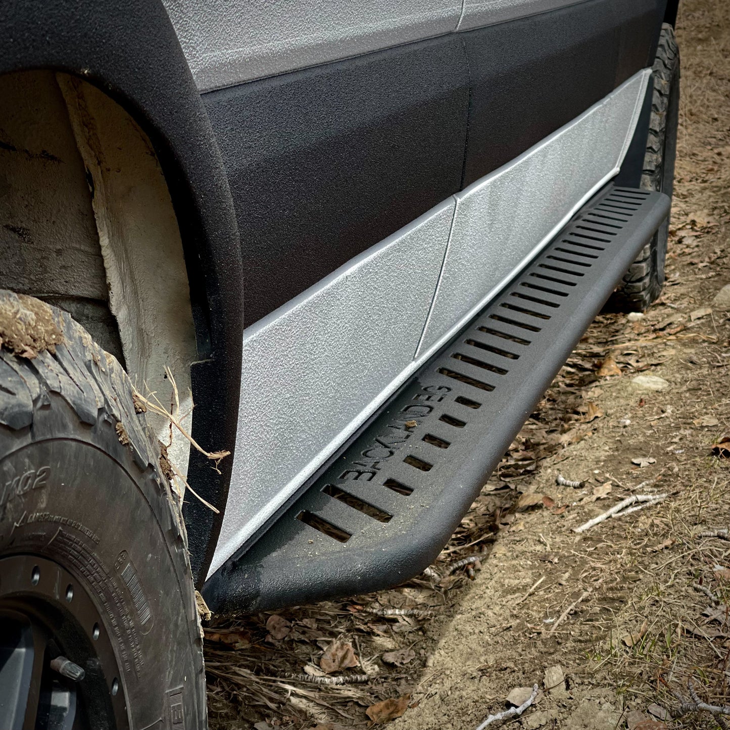 APEX - Side Steps - 170 - Regular - Aluminum - Short Driver Side