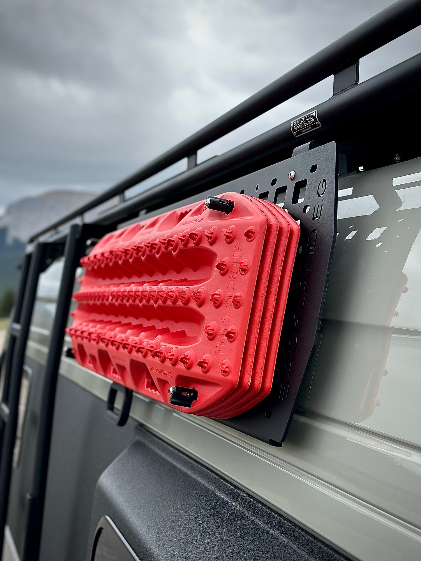 OX - Side Panel