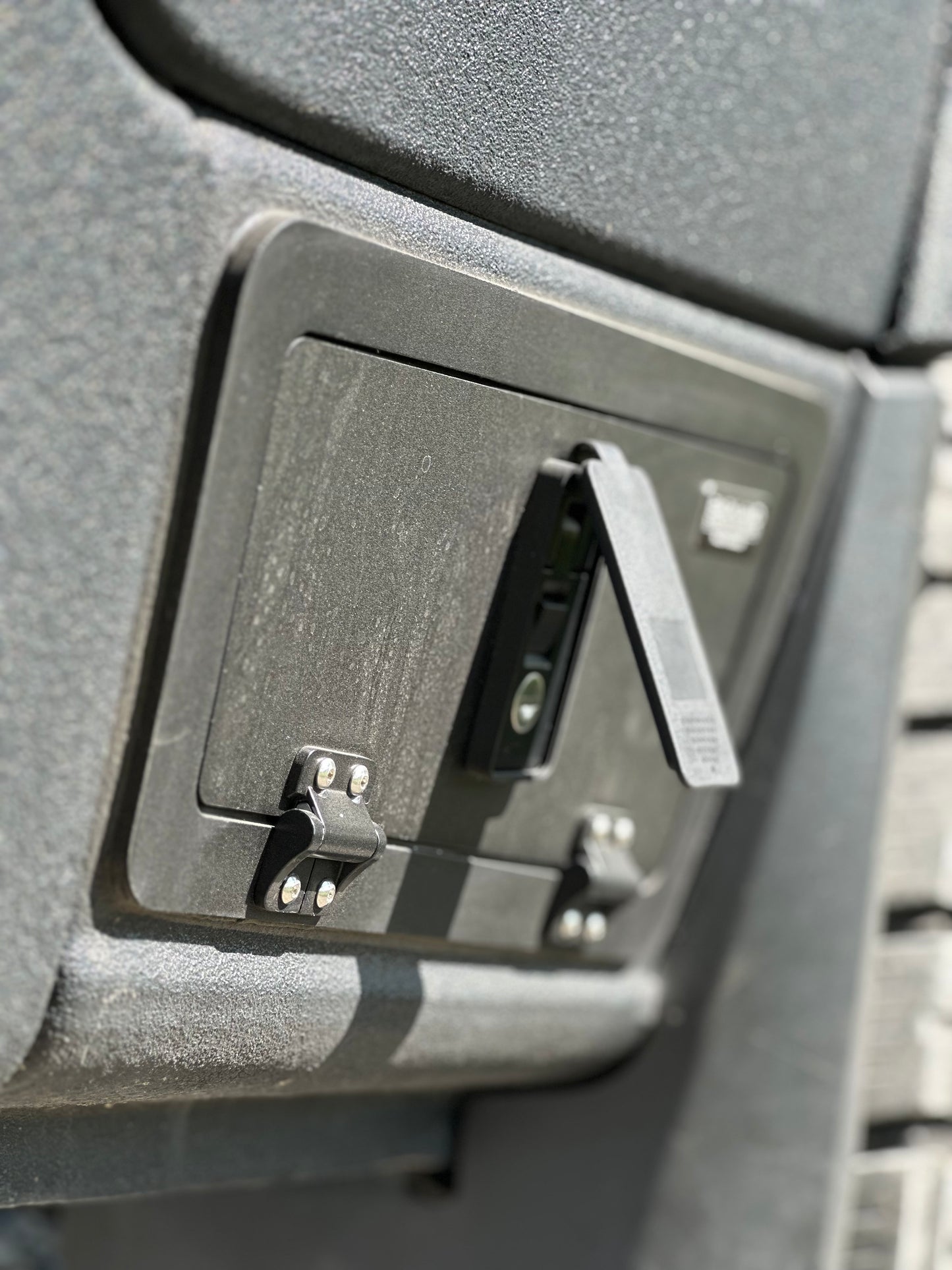 OX Series - Trail Locker