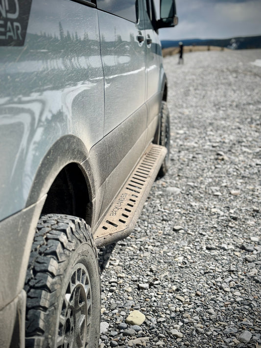 APEX - Rock Sliders / Side Steps - 144 - Regular - Steel - Shorter Driver Side