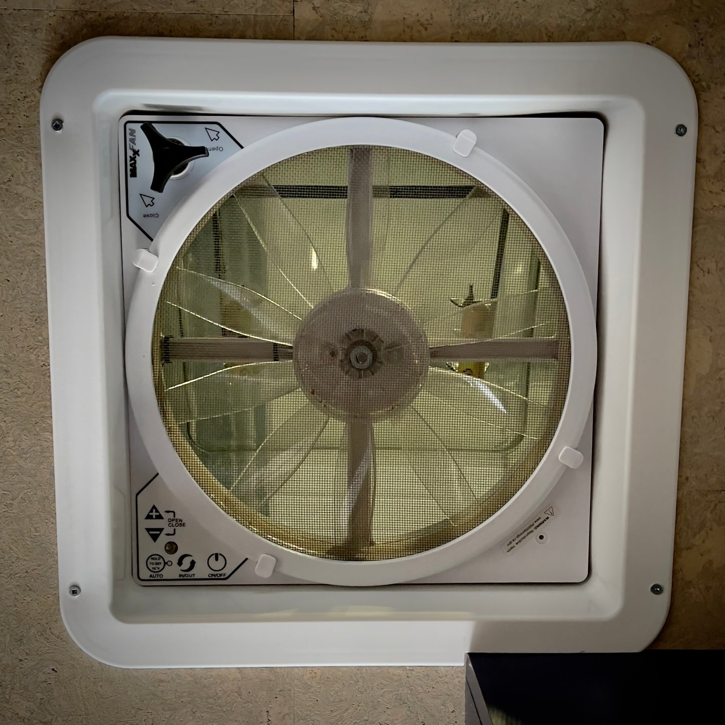 Fans: MaxxAir - MaxxFan Deluxe - Smoke Lid