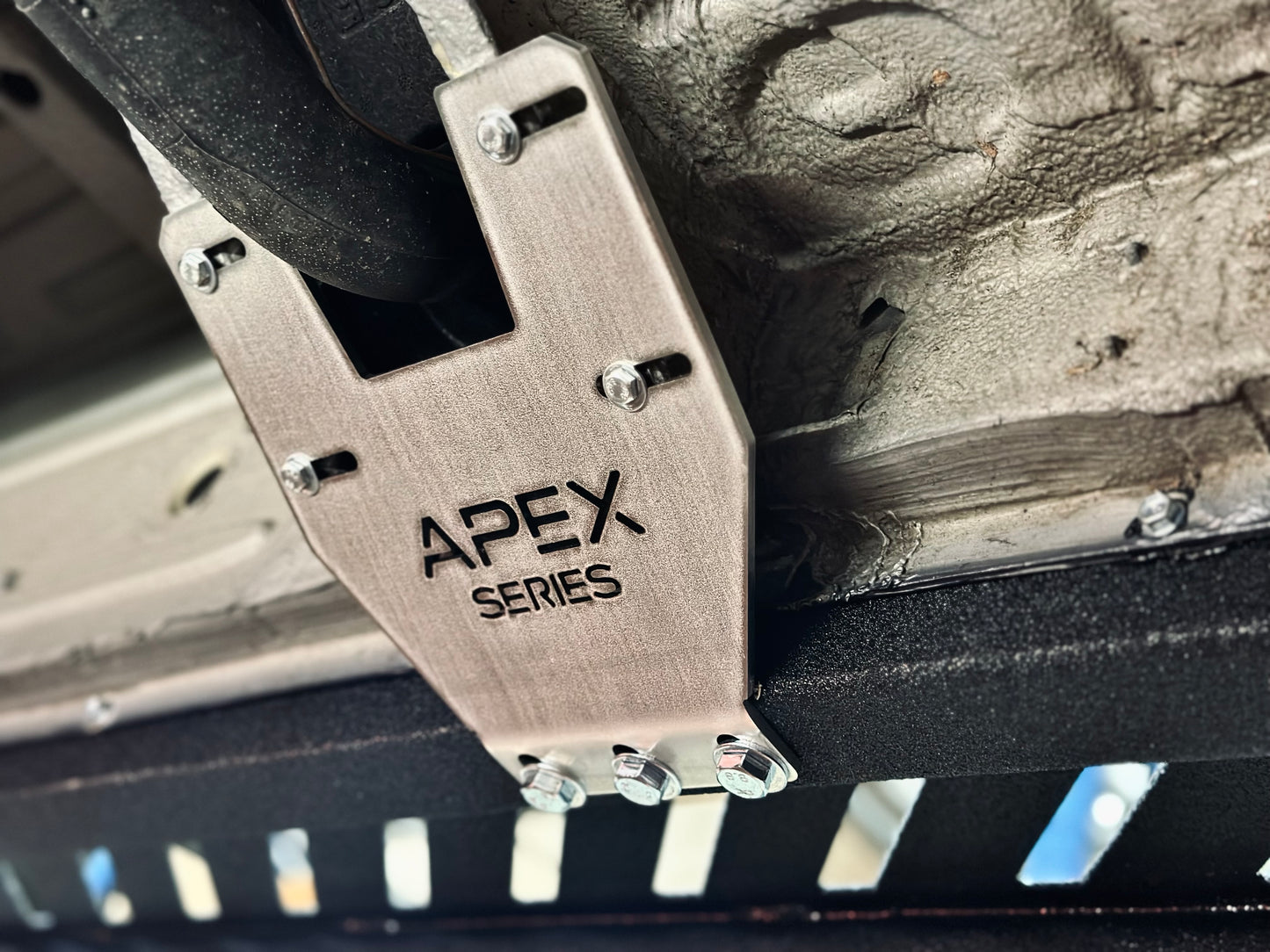 APEX - Side Steps - 170 - Regular - Aluminum - Short Driver Side
