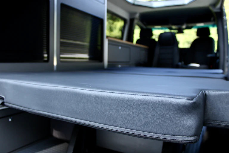 VANEQUIPPED - SafeTrack Seatbed 3-Seater