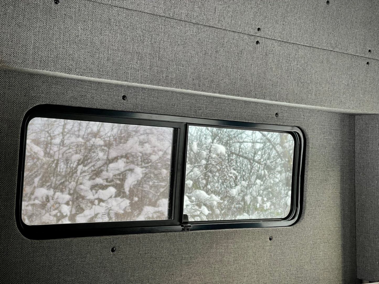 WINDOWS: AM Auto Universal Slider Window 40" x 15"