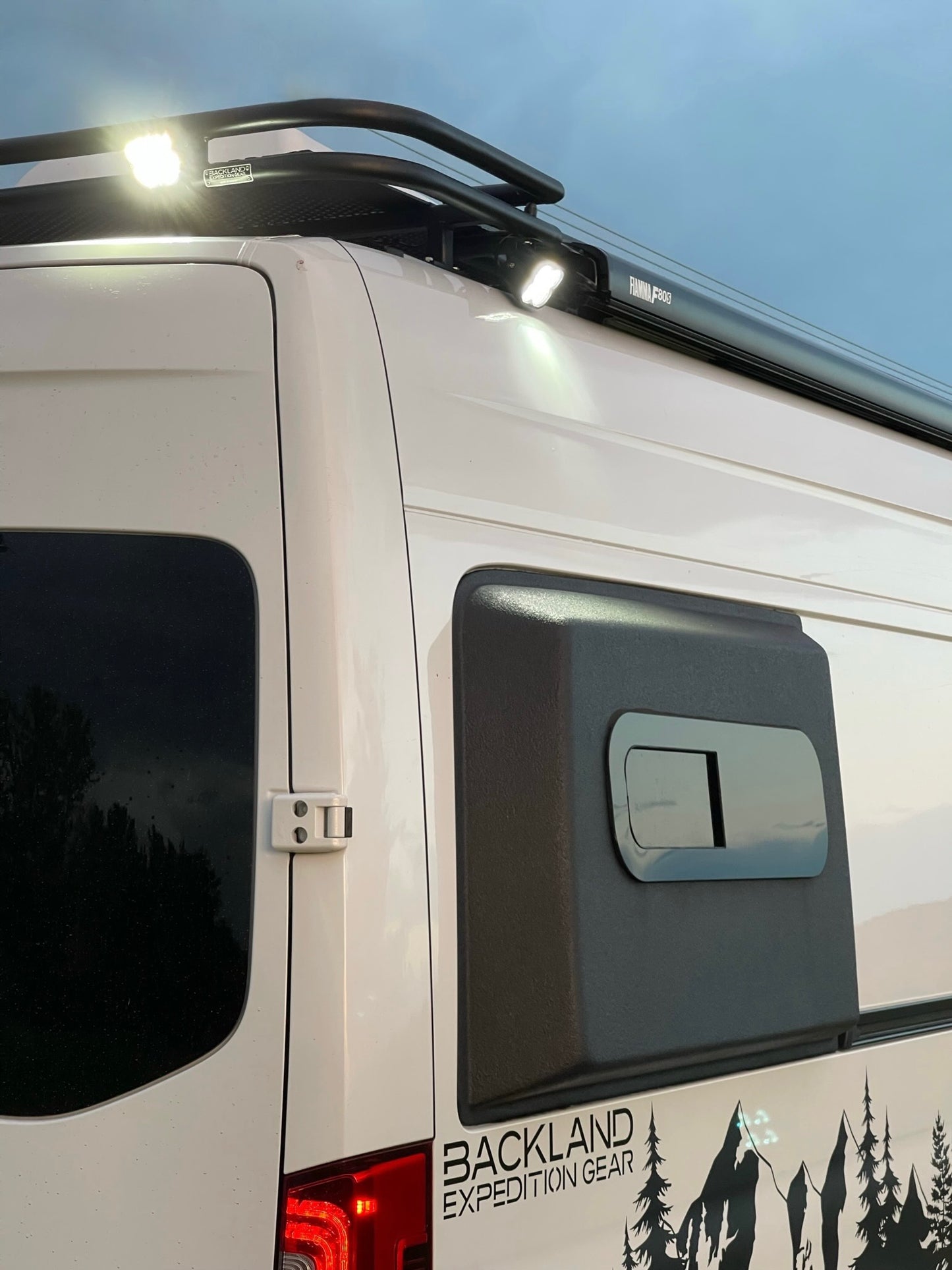 WINDOWS: AM Auto Universal Slider Window 30" x 10"