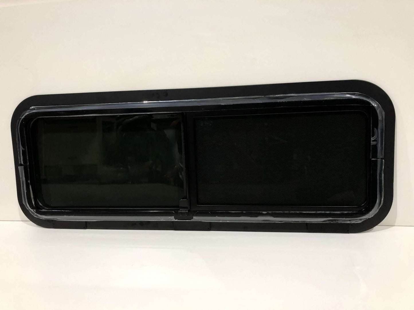 WINDOWS: AM Auto Universal Slider Window 40" x 15"