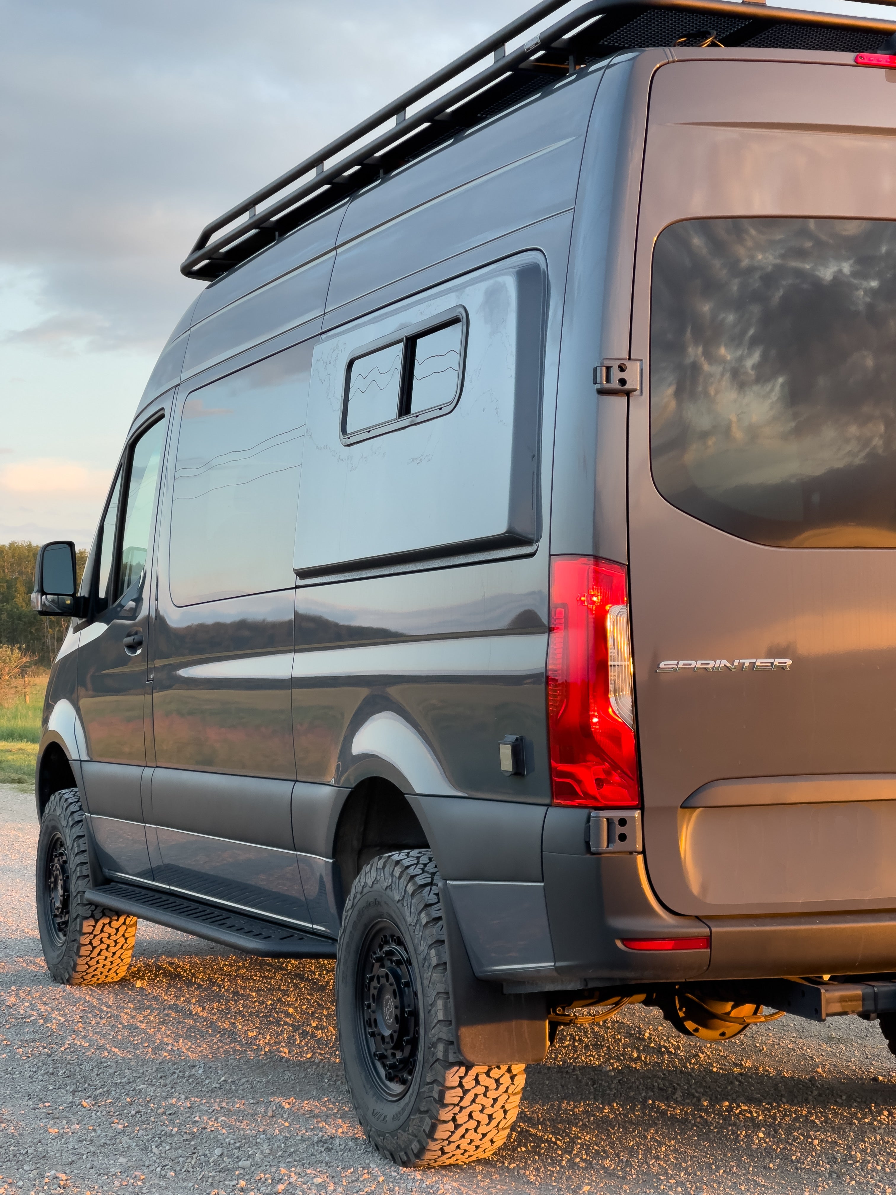 Mercedes sprinter outlet roof pod