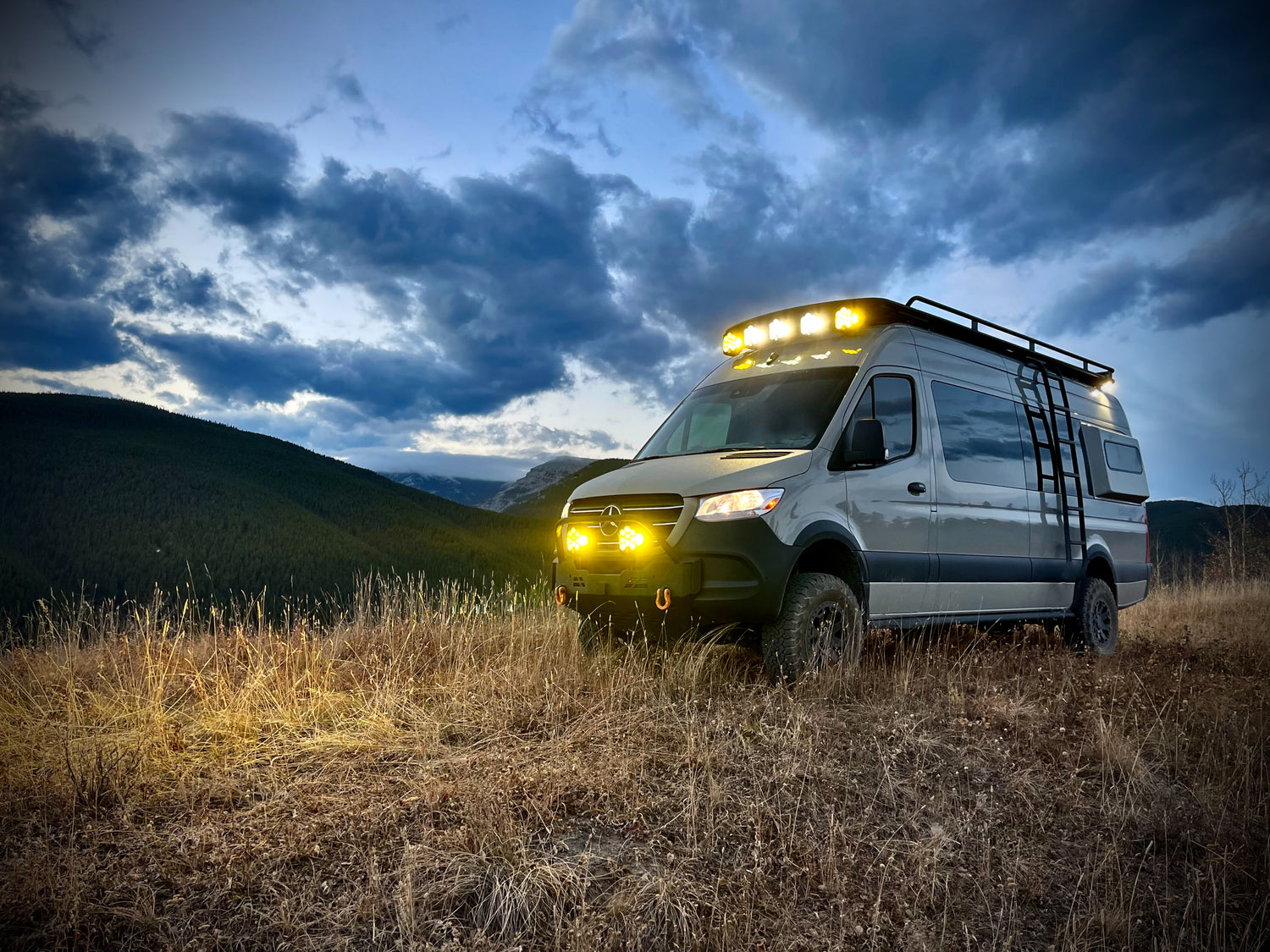 EAGLE Series Roof Rack F80s / Roof Rail-Mounted Awning - Sprinter 170