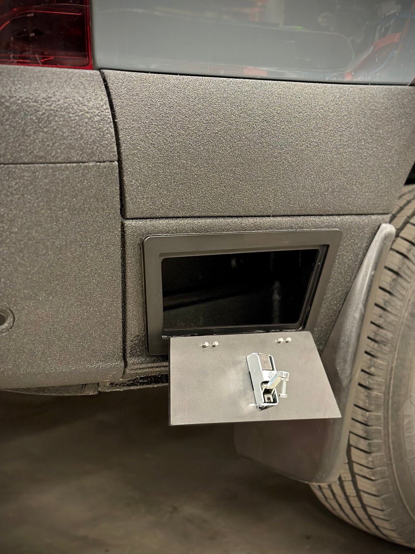 OX Series - Trail Locker