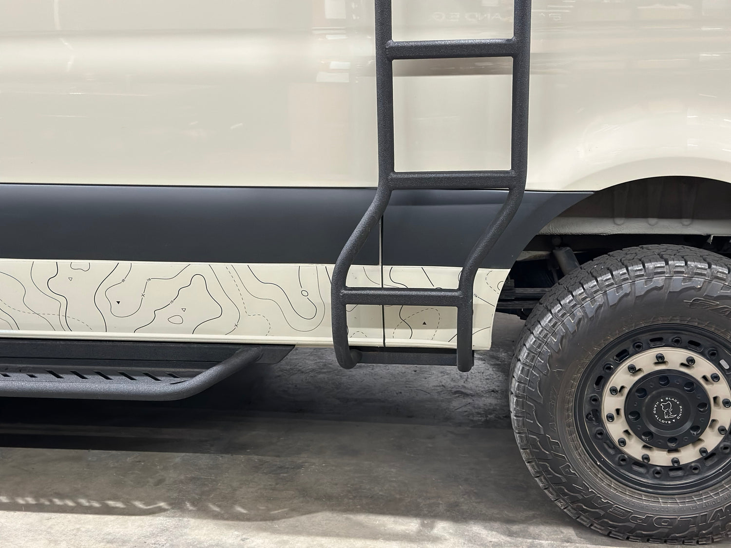 APEX - Rock Sliders / Side Steps - 170 - Regular - Steel - Short Driver Side