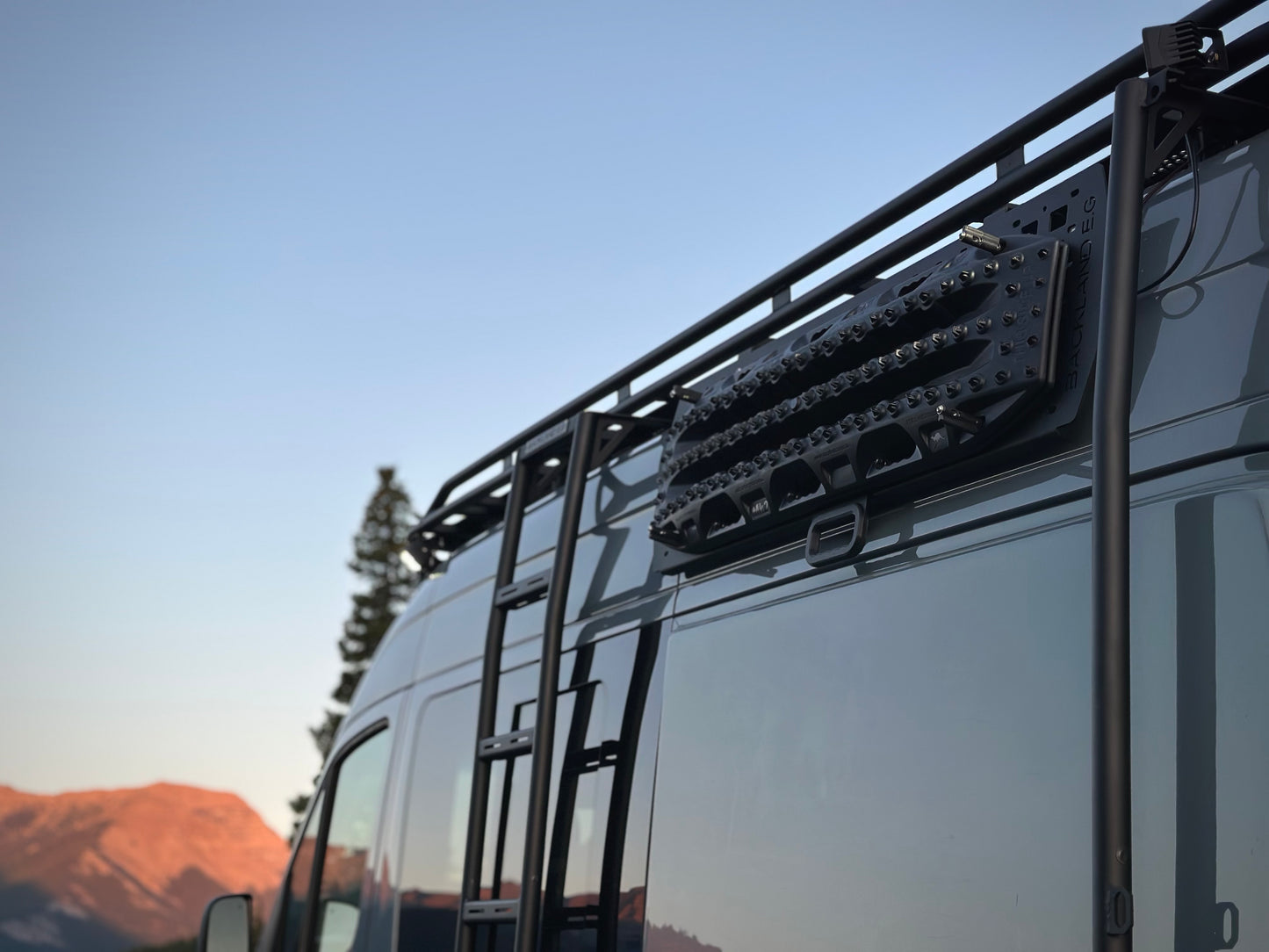 OX - Side Panel