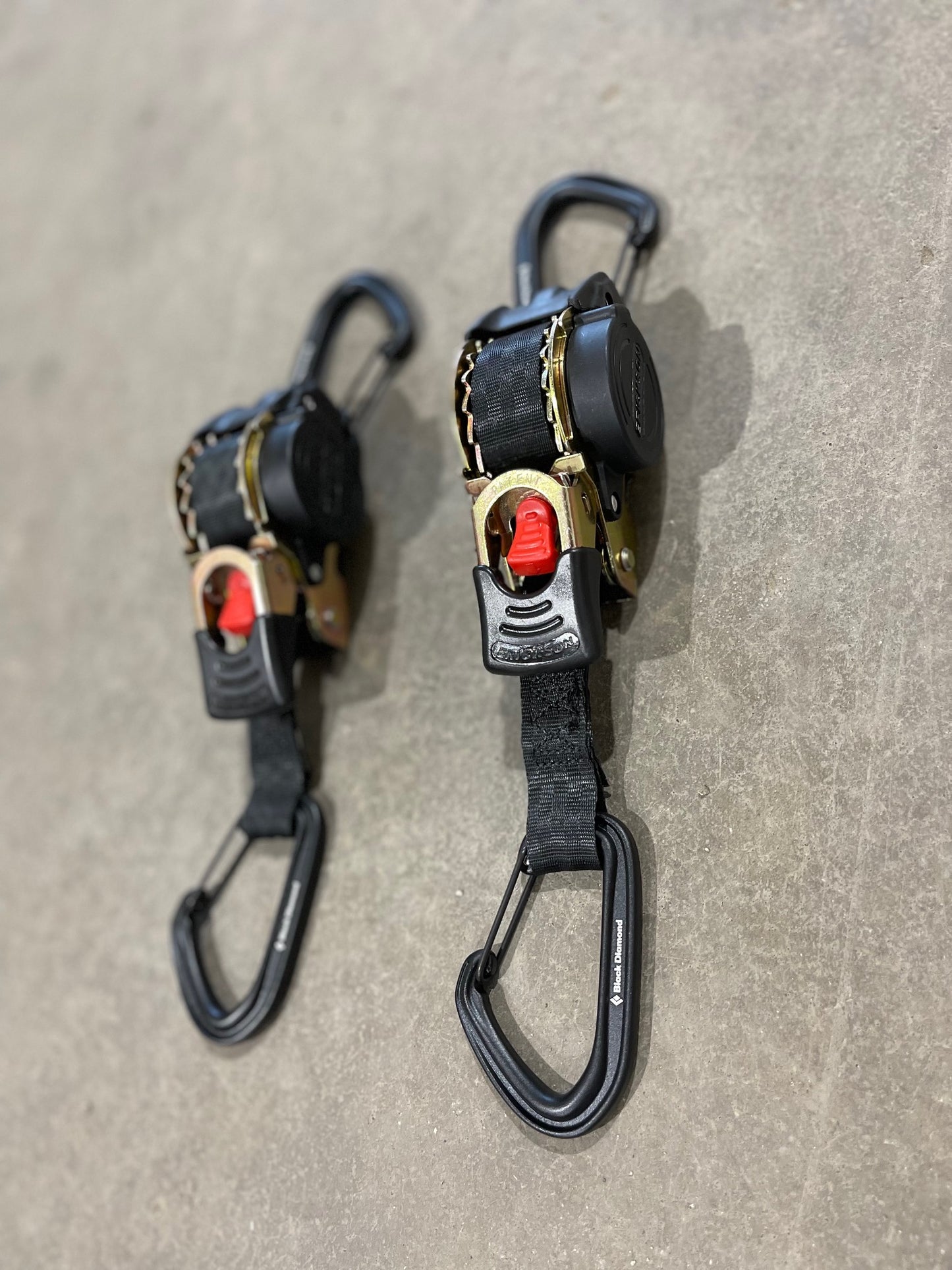 Tie-Down Ratchet Strap with Carabiner